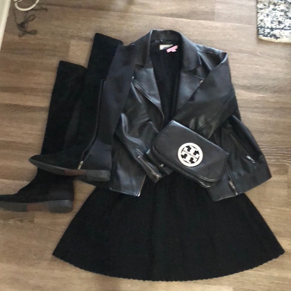 Lilly Pulitzer Dresses & Skirts - Sleeveless black merino wool dress